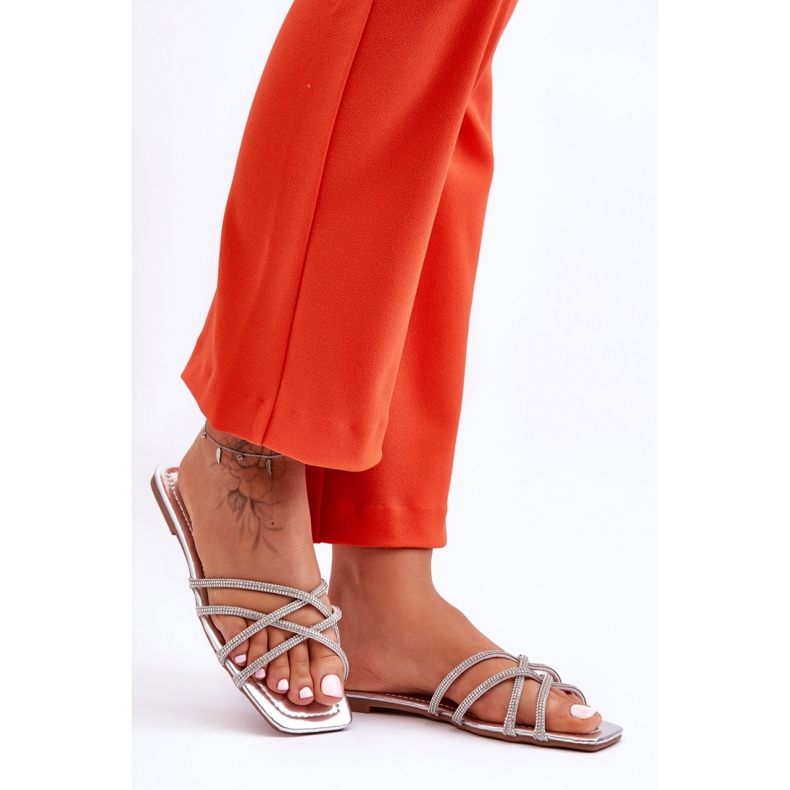 Step in style Sandália Chinelo Modelo Leomi 5628-2 CLA-1 Prata - Entre com estilo cinza