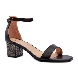 Step in style Sandália Modelo Wiatalia 8338-257 Preta - Entre com estilo preto