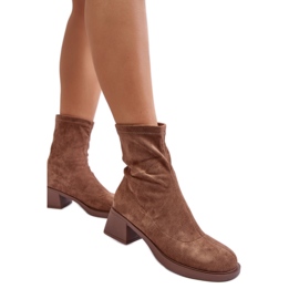 Step in style Botas Modelo Aphroteia 23BT35-6449 Camurça Marrom - Entre com estilo