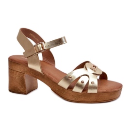 Step in style Sandálias Modelo Assames 24SD98-6758 Douradas - Entre com estilo amarelo