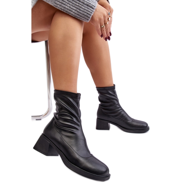 Step in style Botas Modelo Aphroteia 23BT35-6449 Couro Preto - Entre com estilo