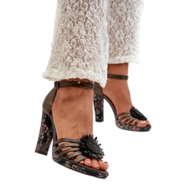 Sandálias femininas de couro com decoração Maciejka 06620-20 grafite cinza