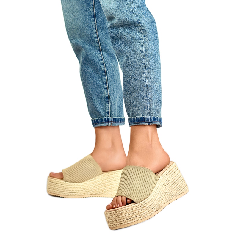 Sandálias femininas de cunha 7237GO ouro amarelo