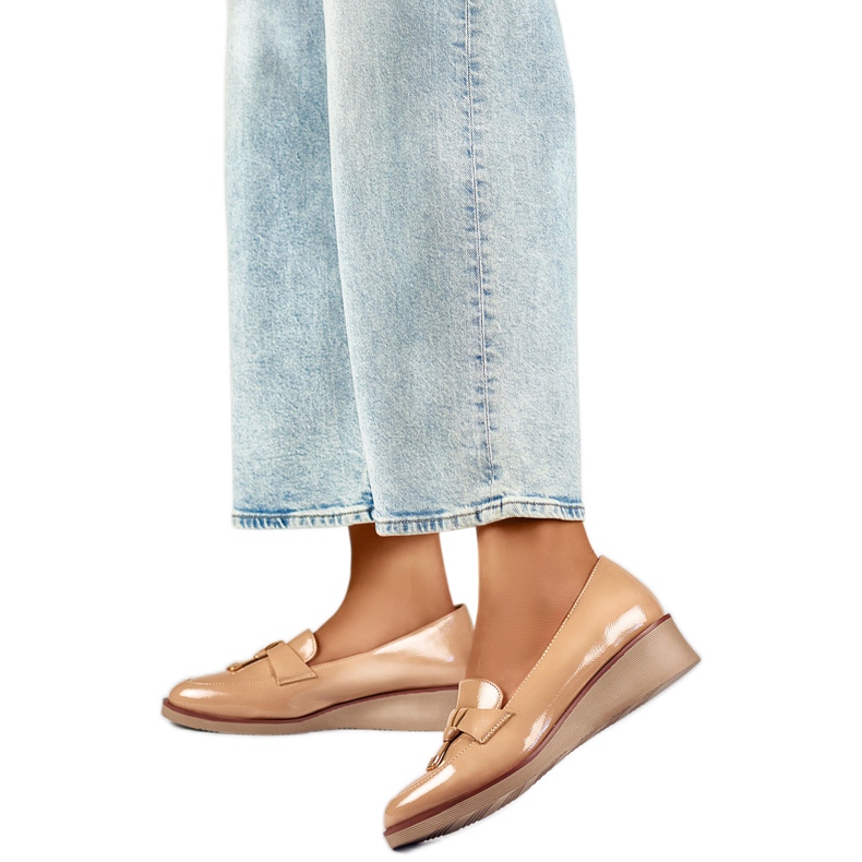 Bombas patenteadas femininas 24-58266BE bege