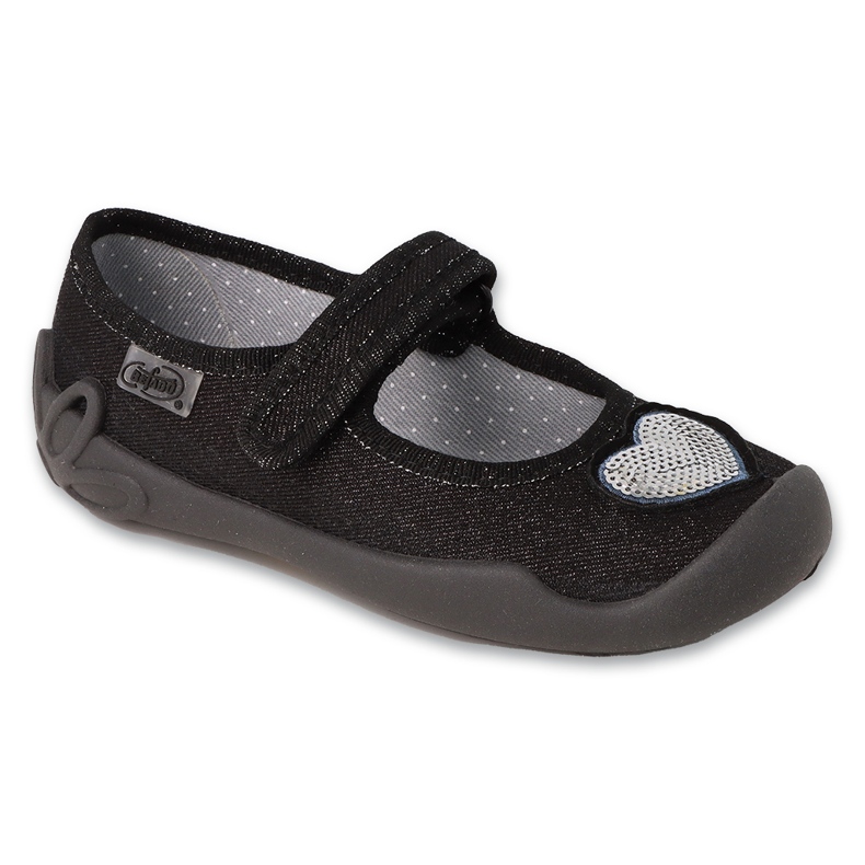 Chinelos infantis Befado com velcro, decorados com coração, 114X538, pretos Chinelos infantis Befado com velcro, decorados com coração, 114X538, pretos