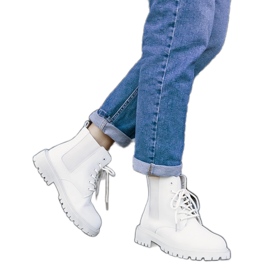 Botins com isolamento bege claro da Brayna