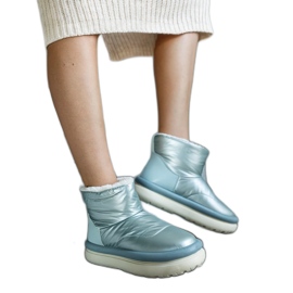 Botas de neve quentes verdes claras na plataforma Cores