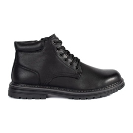 Botins pretos com cadarço isolados para homem
