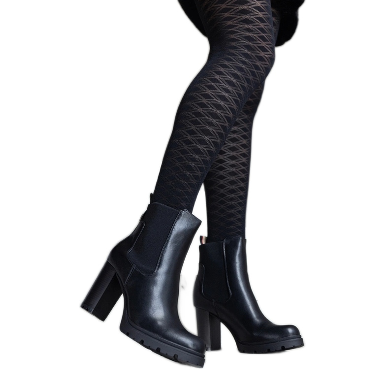 Botins pretos em couro ecológico Motena