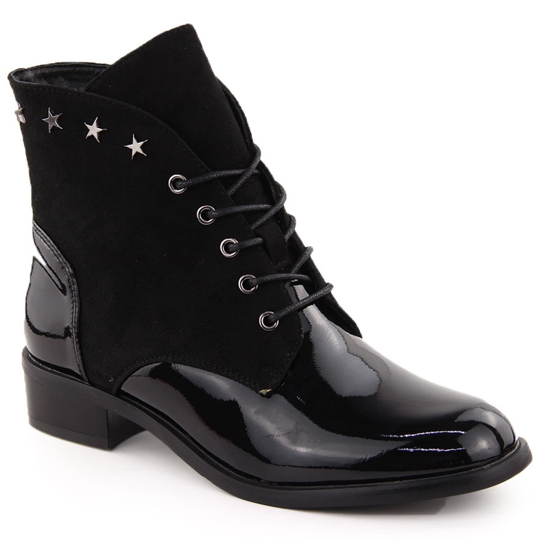 Botins femininos de couro envernizado com rebites, pretos Sabatina DM24-25P Botins femininos de couro envernizado com rebites, pretos Sabatina DM24-25P