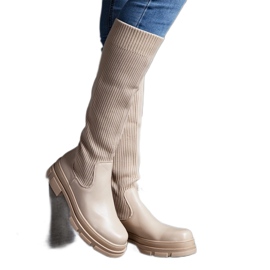 Botas bege com cano flexível e sola maciça Elthea