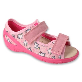 Sandálias infantis Befado com aplicação de couro com velcro 063X019 rosa Sandálias infantis Befado com aplicação de couro com velcro 063X019 rosa
