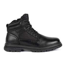 Botins pretos com cadarço isolados para homem