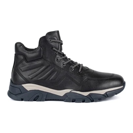 Botins pretos com cadarço isolados para homem
