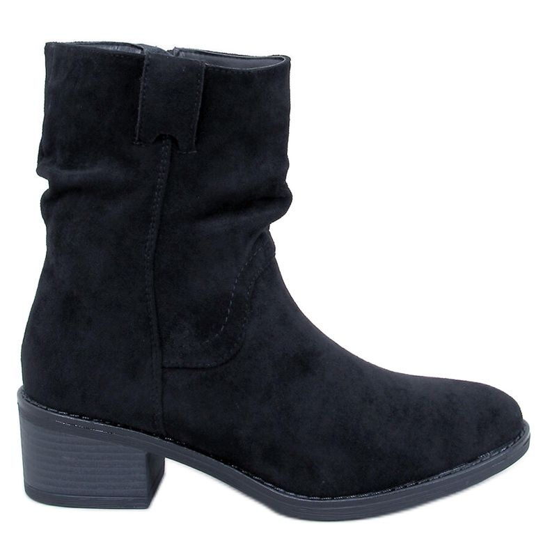 Raney Botins pretos de camurça e salto baixo.