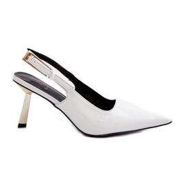 Salto alto branco Filona patenteado com salto aberto Salto alto branco Filona patenteado com salto aberto