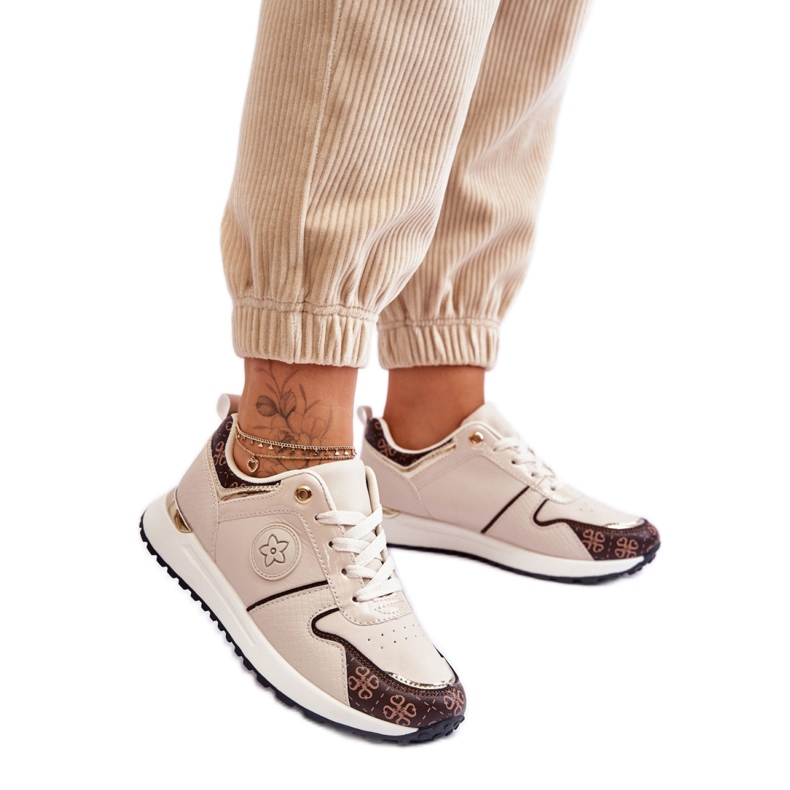 Calçado Esportivo Modelo US6 Bege/Marrom