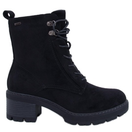 Botas femininas isoladas com pele, pretas preto