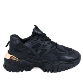 Calçado desportivo feminino preto com sola grossa