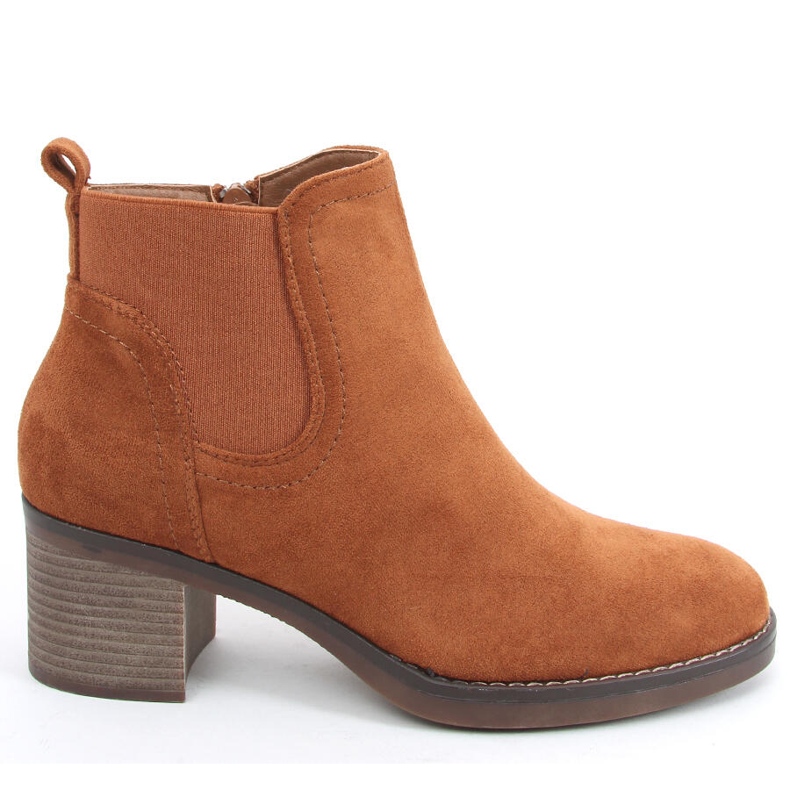 Botins com salto largo e isolamento camelo castanho
