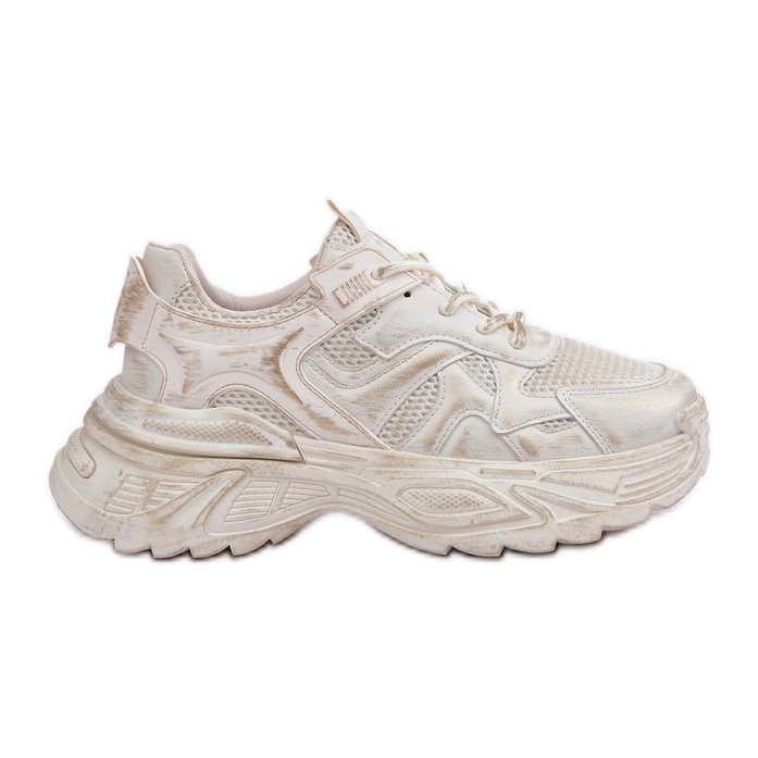 Tênis feminino bege com abrasões na plataforma