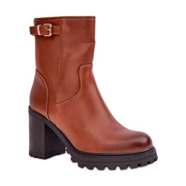 Botins castanhos femininos elegantes marrom