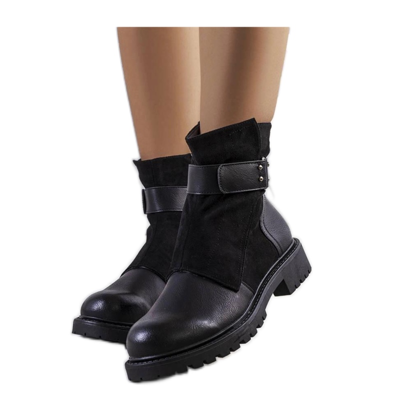 Botins pretos com cinto Kevin - Solea