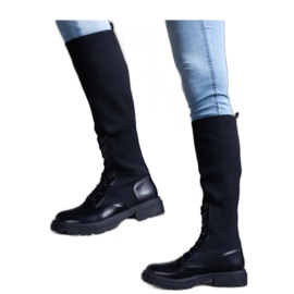 Bota slip-on preta com parte superior em material elástico Luana - Solea preto Bota slip-on preta com parte superior em material elástico Luana - Solea preto
