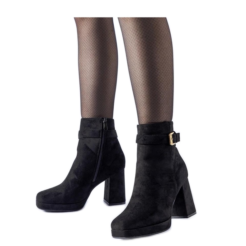 Botins clássicos com isolamento preto confeccionados em camurça Caio - Solea