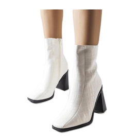 Botins brancos com imitação de pele de crocodilo Belluci - Solea Botins brancos com imitação de pele de crocodilo Belluci - Solea