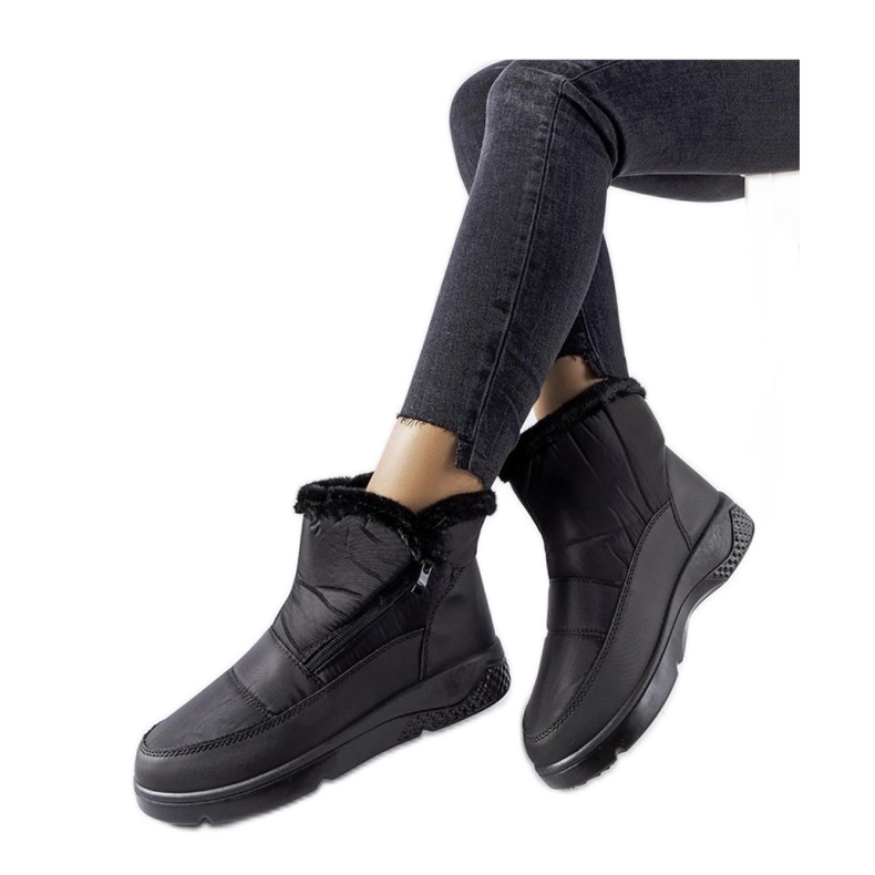 Botas de neve pretas com isolamento e zíper preto