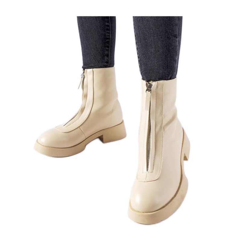 Botins bege com isolamento e zíper