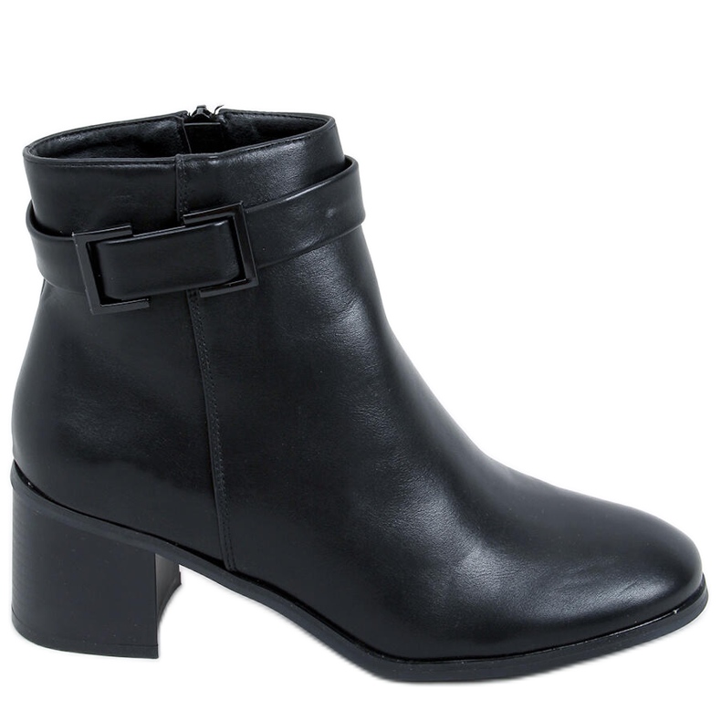 Botas pretas de salto alto preto