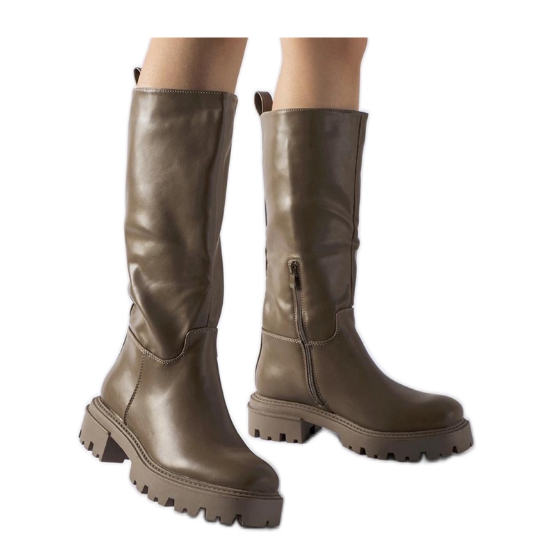 Botas rasas com isolamento marrom castanho