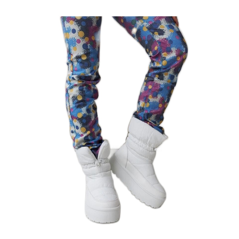 Botas de neve com isolamento branco na plataforma Polk - Solea Botas de neve com isolamento branco na plataforma Polk - Solea