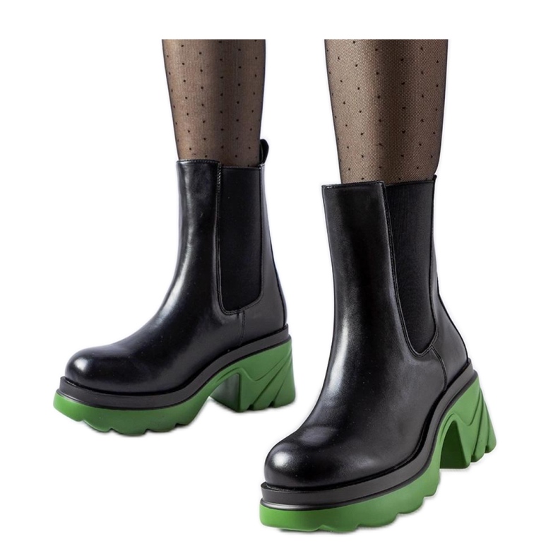 Botins pretos com isolamento e salto verde Tirano - Solea