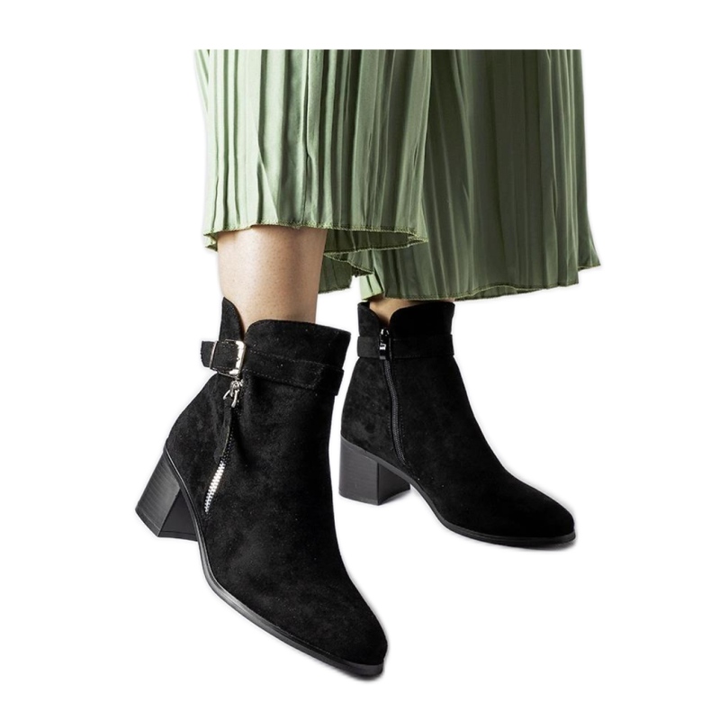 Botins pretos de salto baixo, Bédard - Solea