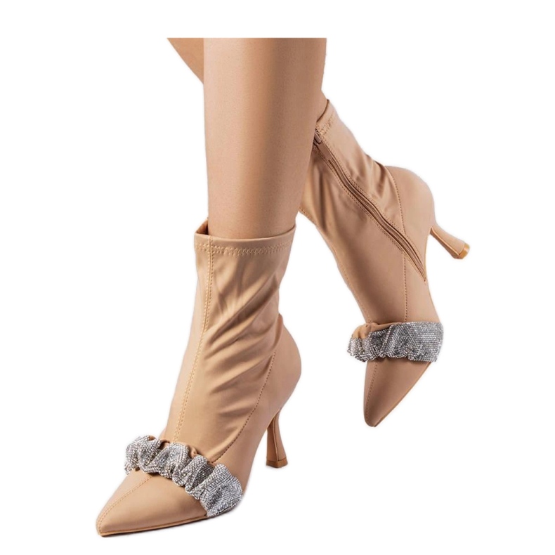 Solea Botins bege decorados com zircões