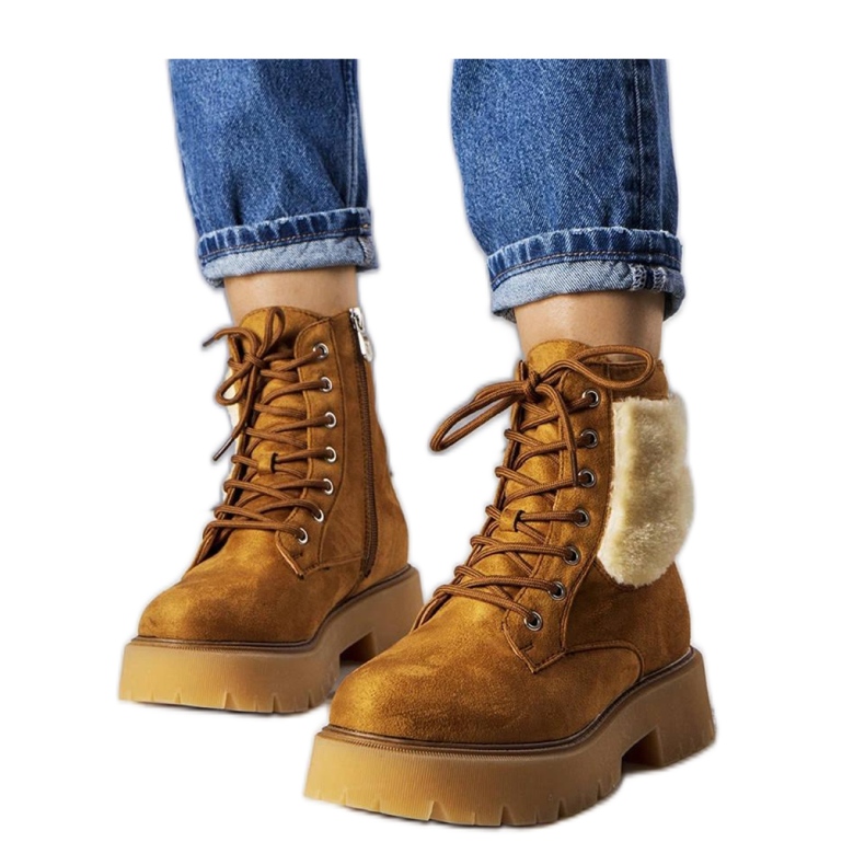Botas isoladas castanhas com pelo castanho Botas isoladas castanhas com pelo castanho