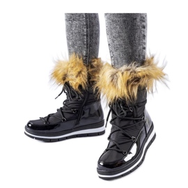 Botas de neve pretas envernizadas com pele preto