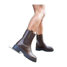 Botas de cano alto marrons decoradas com zircões castanho