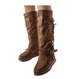 Botas castanhas com cunha interior marrom