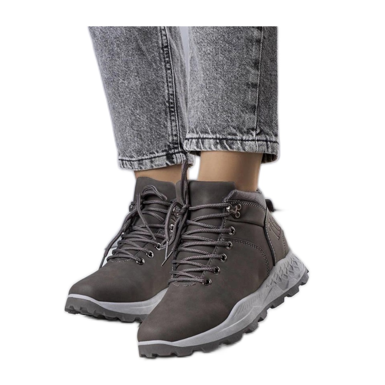 Botas de caminhada femininas com isolamento cinza Botas de caminhada femininas com isolamento cinza