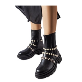 Botas pretas decoradas com pérolas preto