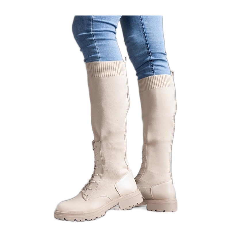Botas slip-on bege com parte superior em tecido flexível