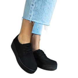 Sapatos pretos com plataforma Lunde