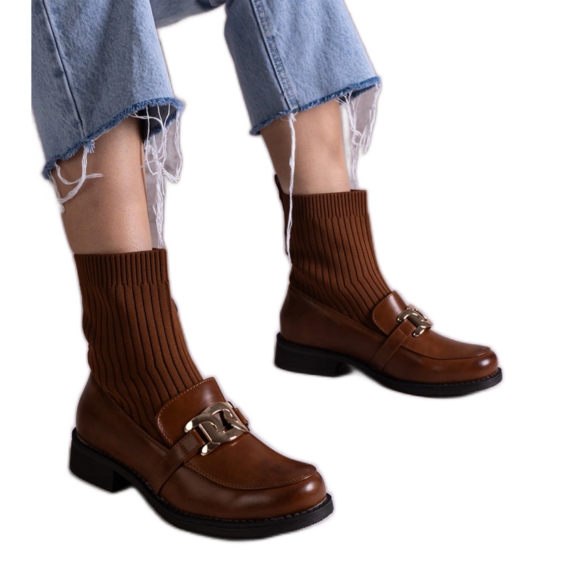 Botins castanhos com parte superior em tecido