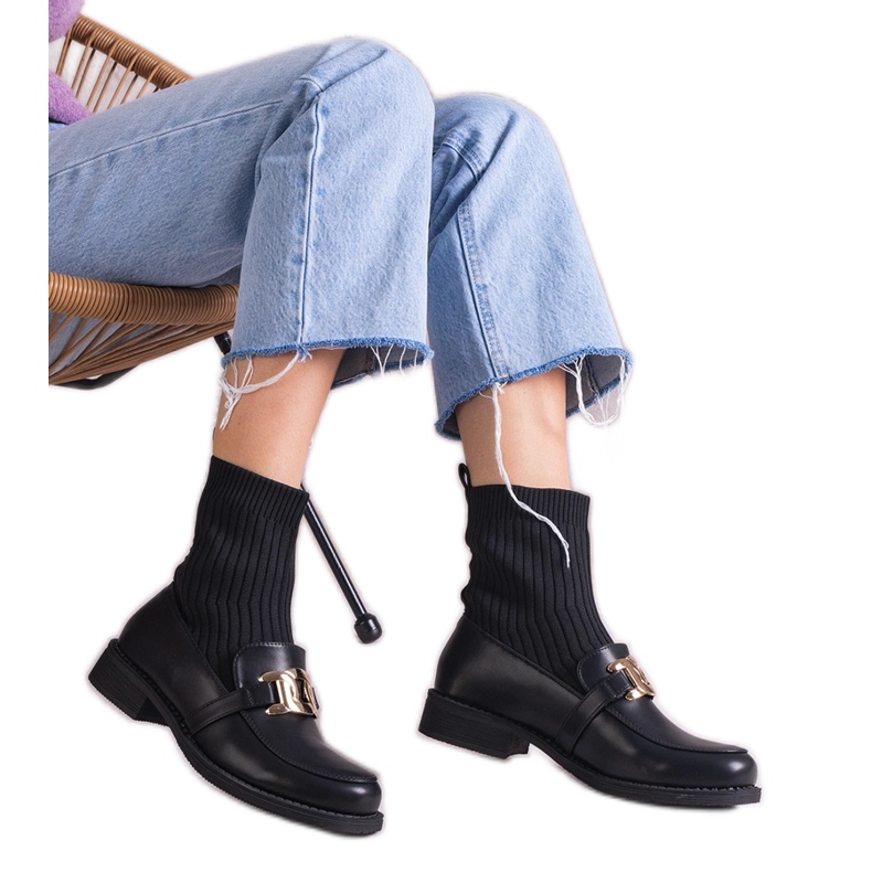 Botins pretos com parte superior em tecido