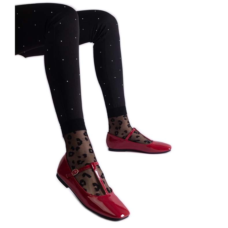 Sapatilhas vermelhas envernizadas com cinto vermelho