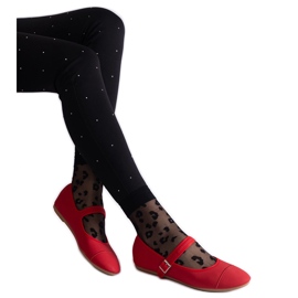 Sapatilhas vermelhas com acabamento fosco, fechadas com fivela vermelho